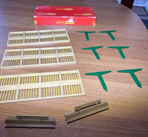 Hornby 3 x - -, platform