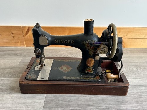 Singer vintage hand crank - singer,