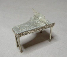 ANTIQUE MINIATURE DUTCH 800