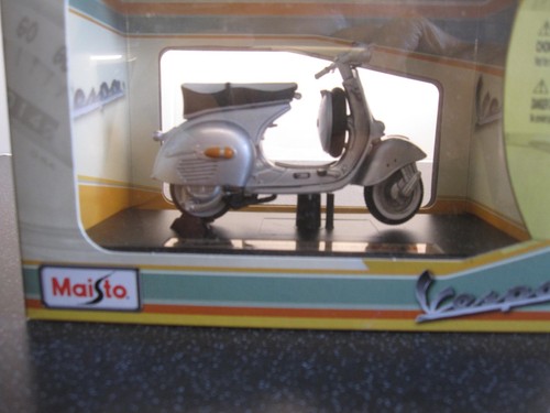 Vespa model scooter - model,