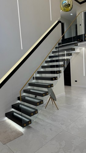 Floating staircase open - floating,