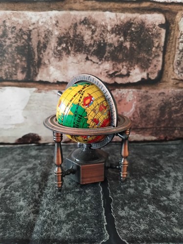 Mini world globe sindy doll - mini,