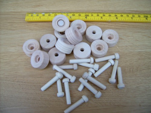 12x wooden toy wheels - 12x,
