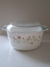 JAJ  Pyrex Emily Spring Casserole Dish & Lid 1980s Vintage 9x4.5"