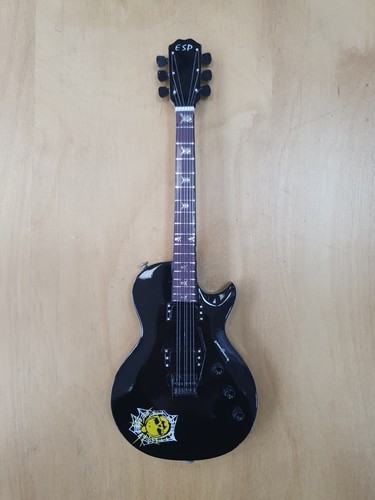 Miniature guitar - miniature, tall)
