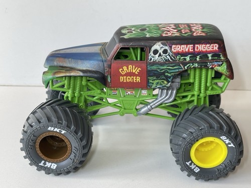 Monster jam grave - grave, digger