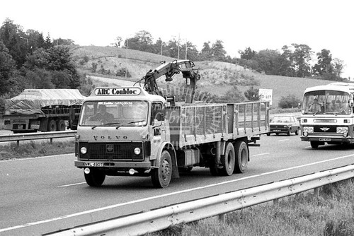 Photo amey roadstone volvo - amey, f86