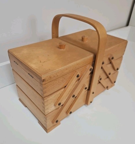 Wooden tier cantilever - wooden, 3
