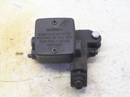 Front brake master cylinder - front,