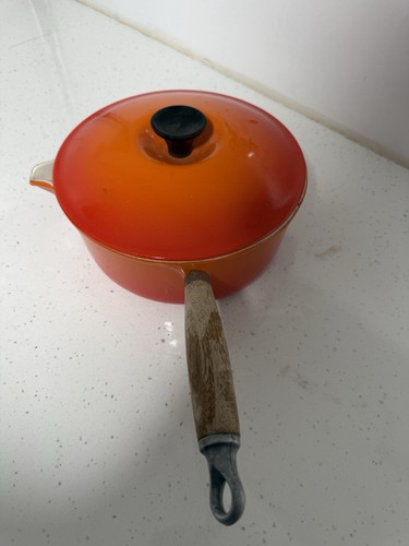 Creuset cast iron saucepan - cast,