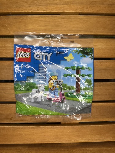 Lego city dog park - dog,
