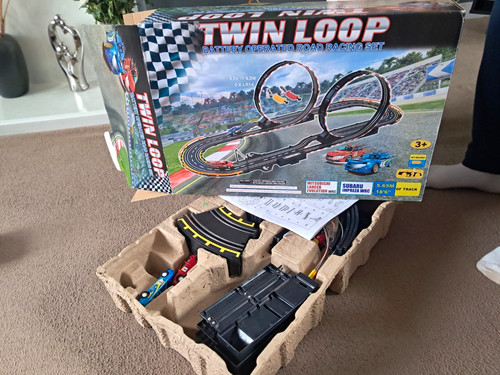 Twin loop analogue - twin, car