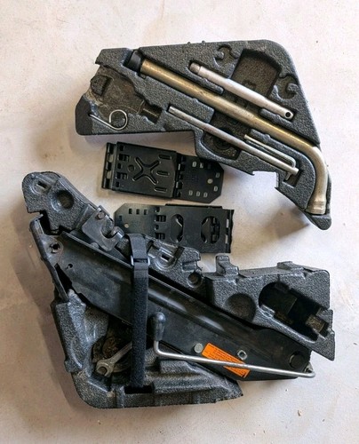 Touareg spare wheel tool - touareg,