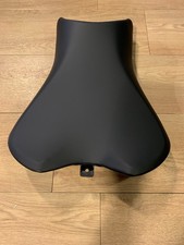 GENUINE TRIUMPH STREET TRIPLE UP TO VIN BF1182 OE RIDER SEAT T2303713