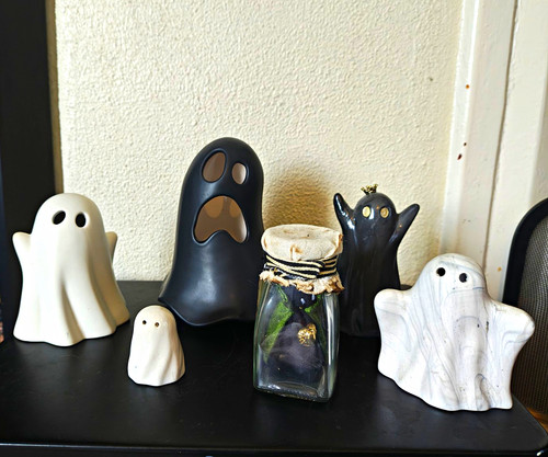 Selection ghost ornaments - of,