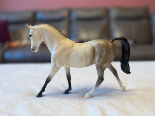 Breyer 642 dapple - #642, grey