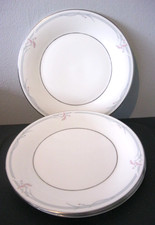 4x Royal Doulton Carnation 8"