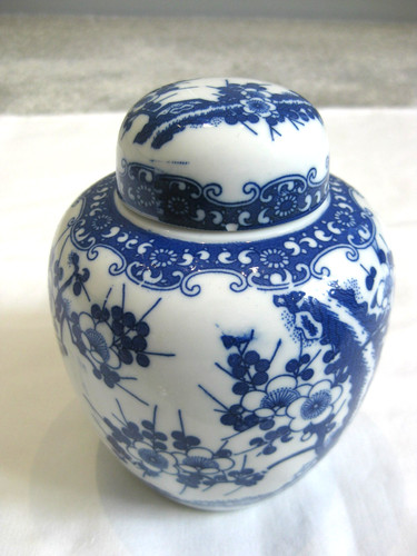 Vintage lidded ginger jar - vintage,