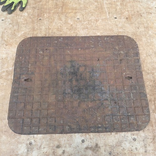 Cast iron manhole cover 645mm - cast,