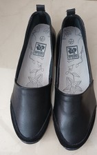Womens Down To Earth Black Leather Slip On Shoes Size 7(41) New.