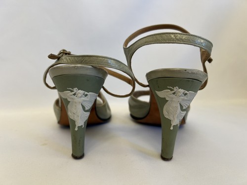 Pair vintage rayne wedgwood - pair,