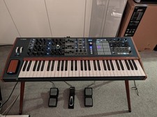 Arturia Polybrute 6 Voice Morphing Analogue Synthesizer  + Legs Kit + DeckSaver