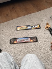 30 WWE Fingers One Table and