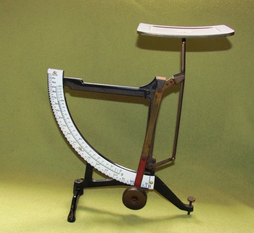 Vintage letter scale medium - letter,