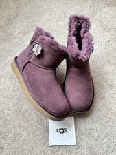 GENUINE UGG BOOTS MINI BAILEY BUTTON GEM (BURGUNDY) SIZE 4 EU37 - NEW COST £165