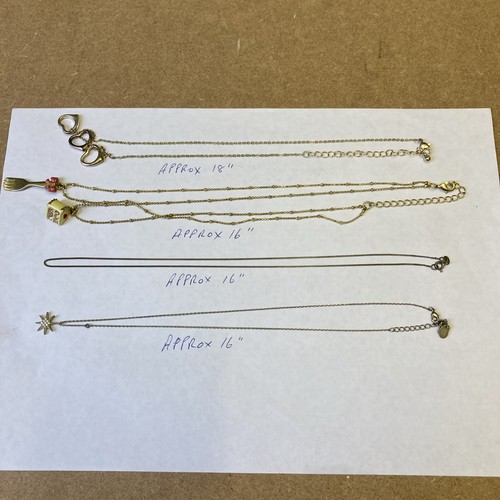 Four necklaces assortment - necklaces, of