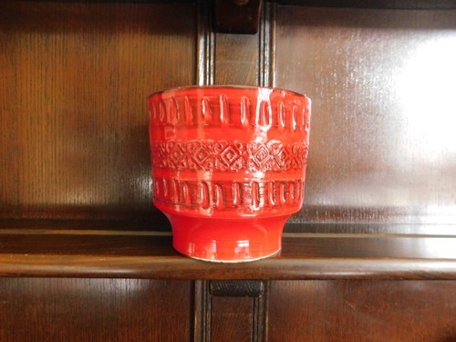 Red glazed ceramic round plant - red,