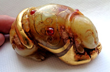 CHINESE MING STYLE JADE FIGURE CROUCHING HOTEI BUDDHA GOLD HIGHLIGHTS JEWELLED