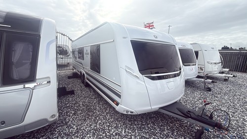 Lmc 695 vip caravan