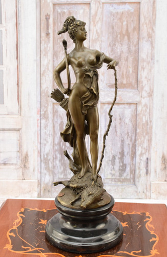 Bronze statue woman - statue, sculpture