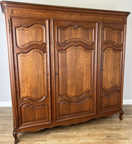 Wardrobe vintage french louis - wardrobe,