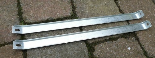Land rover rear wing - rear, stay
