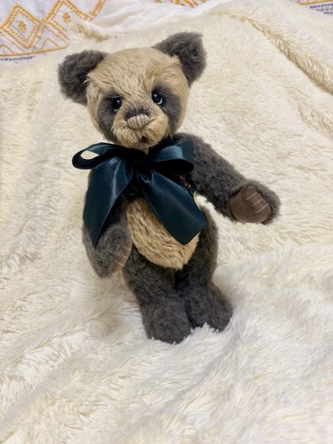 Charlie bears curio rare - bears, curio,