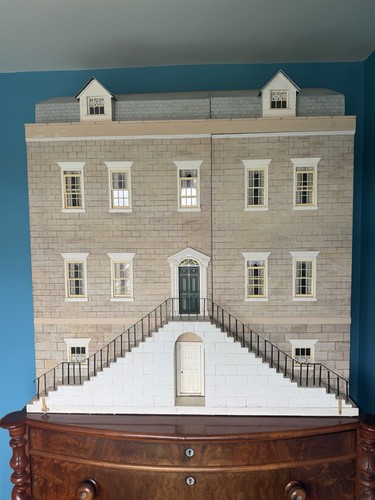 Georgian style doll house - doll’s,