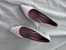 Size 7 Very Worn White Heels