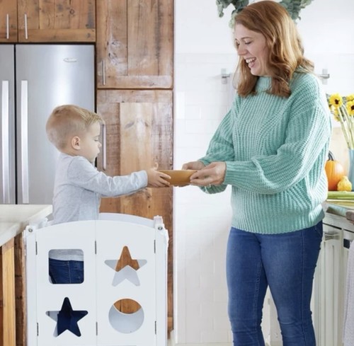 Folding toddler standing tower