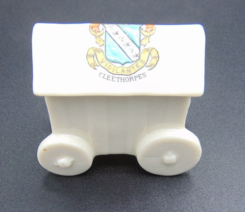 Crested ware bathing machine - crested,