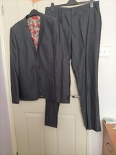 Mens 2 Piece Suit. Grey. Jacket 42" Long. Trousers 34"w. 32" Leg. White Label.