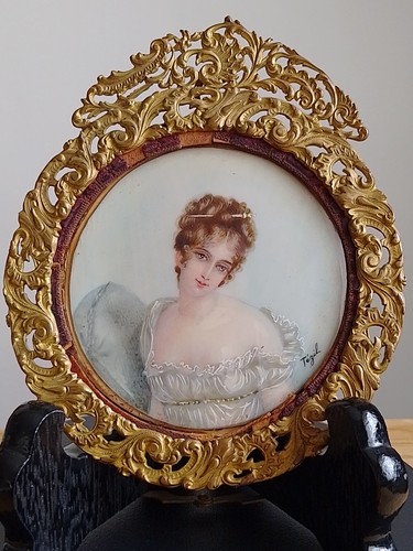 Beautiful antique hand - antique, painted