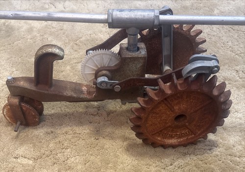Vintage thompson cast iron - cast,