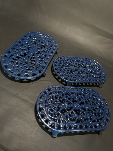 Cast iron trivets set - iron, of