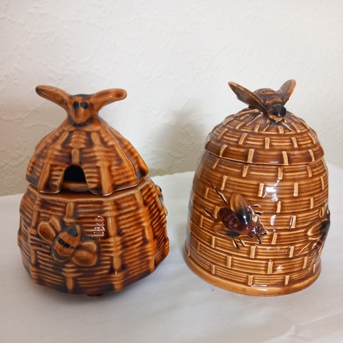 Glazed huney pots with - with, lids