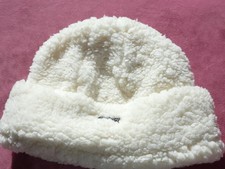 BNWOT  LADIES  (DEBENHAMS)  MANTARAY   BORG  PILE  WARM  HAT  -   ONE SIZE ADULT