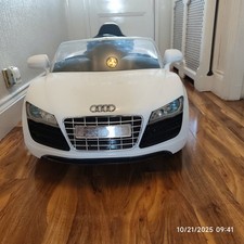 Child's Audi R8 Ride On Battery Powered Toy Car