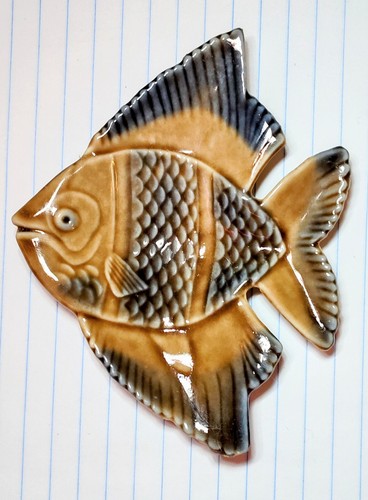 Wade angel fish pin trinket - fish,