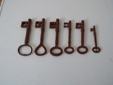 6 Old cast iron skeleton keys